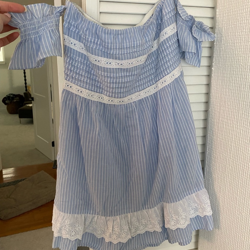Off the shoulder House of Harlow mini dress
